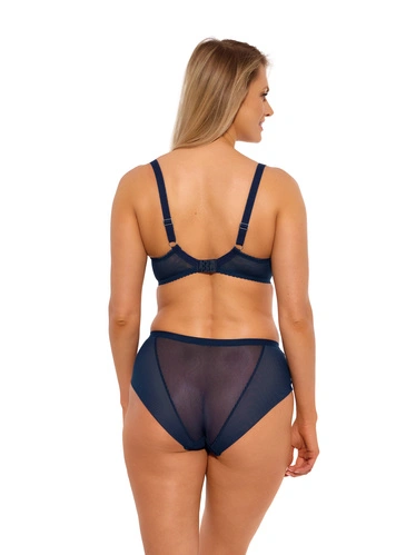 Zakupy bielizny online vs stacjonarnie: jak dobrać rozmiar i krój bez mierzenia w sklepie