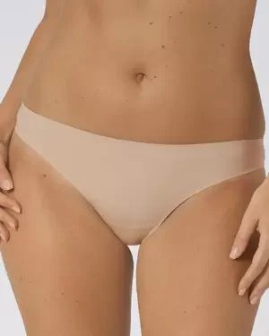 Majtki stringi Sporty Micro String Triumph 10194634