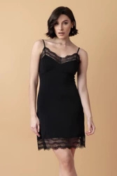 Poem koszulka nocna z koronkowym wykończeniem – czarna