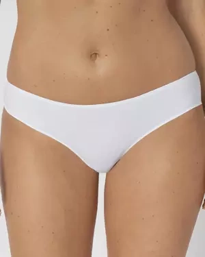 Majtki stringi Triumph Lovely Micro Brazilian String 10182554