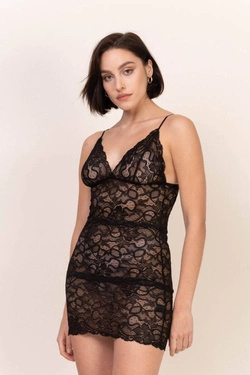 Halka nocna z koronki na ramiączkach - czarna