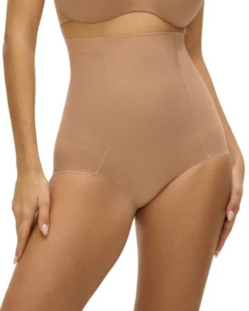 Wacoal – majtki modelujące z wysokim stanem Flawless – cieliste