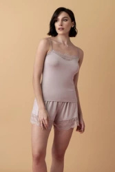 Poem krótka piżamka z koronką – migdałowa