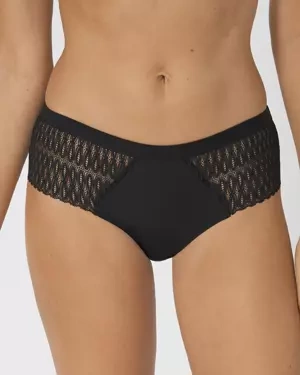 Majtki Triumph figi z wysokim stanem Aura Spotlight Maxi 10207997 - czarny