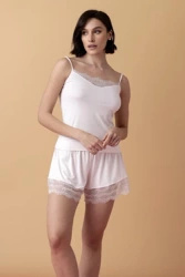 Poem krótka piżamka z koronką – kremowa